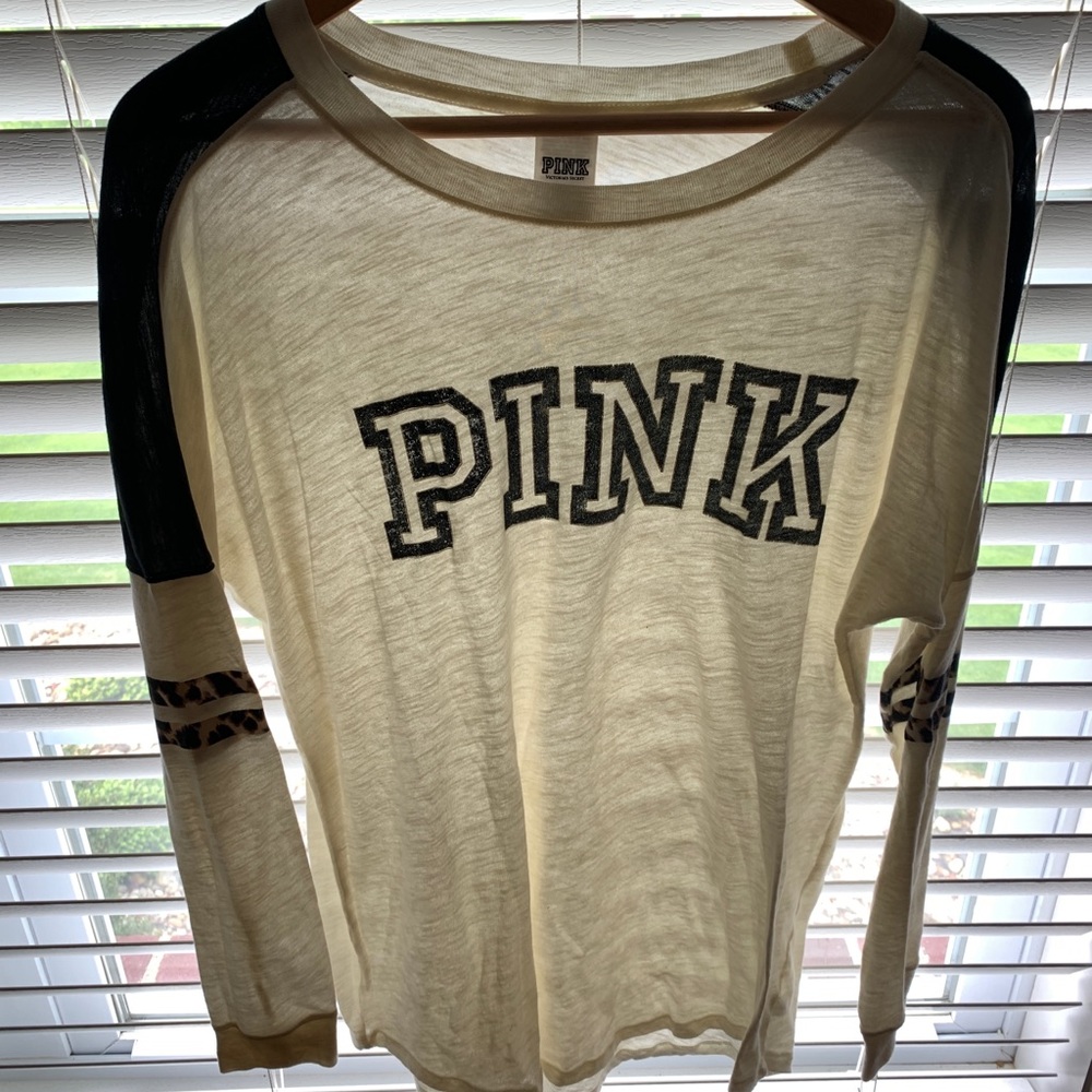 womens long sleeve PINK top. like new